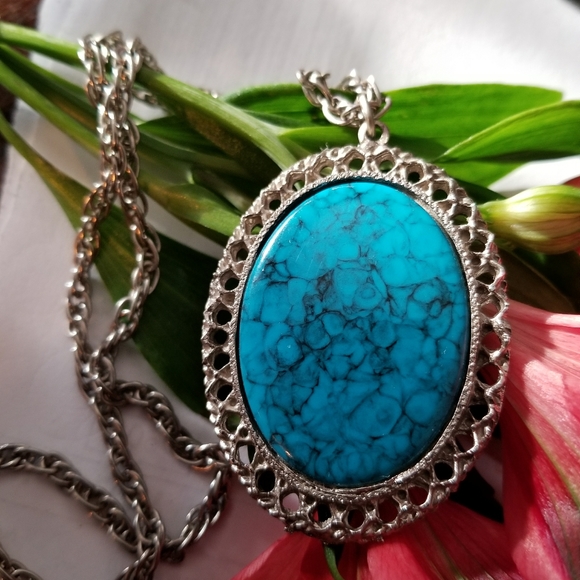 Vintage Jewelry - Relisted -vintage turquoise blue color necklace silver tone